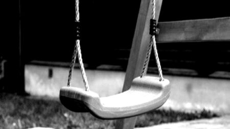 أرجوحة تنهي حياة تلميذة وسط مؤسسة تعليمية