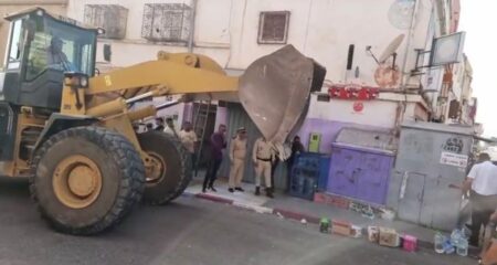 أكادير: السلطات تشن حملة لتحرير الملك العمومي بتيكيوين، وسط استحسان الساكنة المحلية