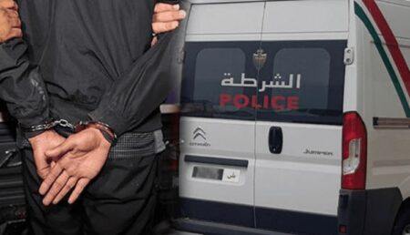 تفتيش سيارة مدخل مدينة أكادير يكشف عن مفاجأة بطلها ثلاثيني قادم من الشمال. تفتيش سيارة مدخل مدينة أكادير يكشف عن مفاجأة بطلها ثلاثيني قادم من الشمال.