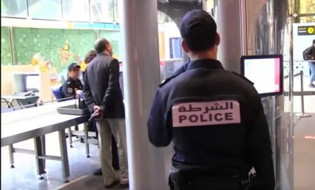 خالة استنفار بمطار فاس إثر العثور على رماد إنسان محروق داخل قنينة زجاجية.