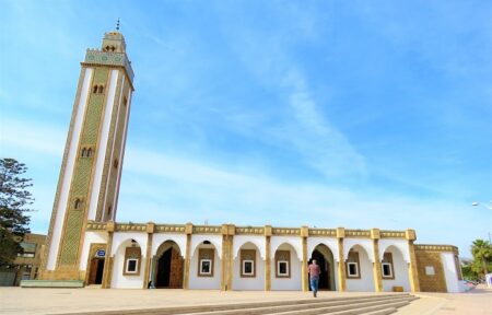 بعد سنوات من الإغلاق: والي أكادير يصدر مقررا يقضي بمنح رخصة بناء المسجد المركزي بجماعة أورير.