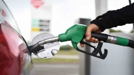أسعار الغازوال والبنزين الممتاز تعود للإرتفاع. أسعار الغازوال والبنزين الممتاز تعود للإرتفاع.