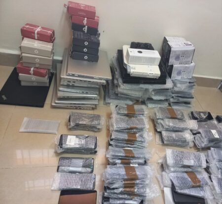 أكادير : حجز معدات إلكترونية مهربة تقدر بالملايين بعد توقيف سيارة بمدخل المدينة