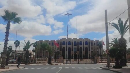 تزنيت: ساكنة جماعة تعترض لدى عامل الإقليم على إنشاء ملعب القرب، وتطالب بإعادة النظر في المشروع تزنيت: ساكنة جماعة تعترض لدى عامل الإقليم على إنشاء ملعب القرب، وتطالب بإعادة النظر في المشروع