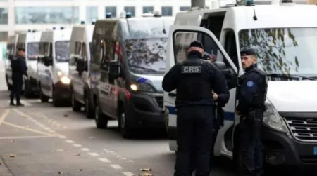 مجهولون يستولون على "كنز وطني" قيمته بملايين اليورو، إثر سرقة هوليودية في فرنسا بطريقة مثيرة.