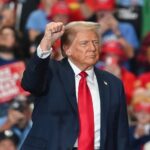 البيتكوين يسجل رقماً قياسياً جديداً مع تصاعد الآمال بفوز ترامب في الانتخابات الأمريكية