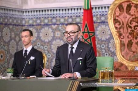 الملك يطلق تحولاً جذرياً في دعم الجالية المغربية وتسهيل استثماراتها في المغرب.