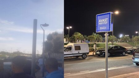 أكادير: الشرطة الإدارية تزيل لوحة مشبوهة، بعد إثارتها جدلا واسعا بالمدينة أكادير: الشرطة الإدارية تزيل لوحة مشبوهة، بعد إثارتها جدلا واسعا بالمدينة