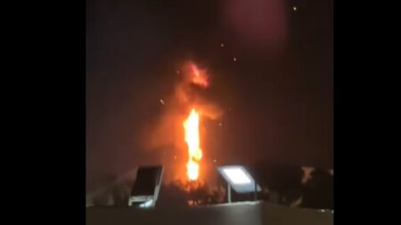 اندلاع حريق في لاقط لشبكة الاتصالات قرب ولاية أكادير يستنفر مصالح الوقاية المدنية (+فيديو)