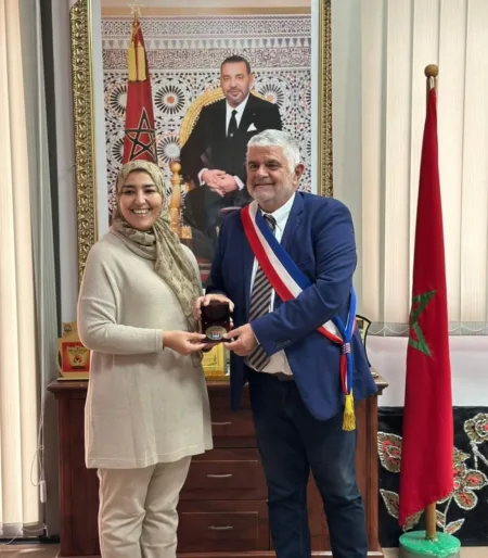 أولاد تايمة: نادية بوهدود تستقبل جون مارك ديمولان عمدة مدينة "فيلموغ سوغ تاغ" بجمهورية فرنسا