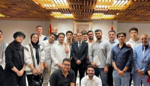 محضر تسوية ينهي أزمة طلبة الطب والصيدلة.