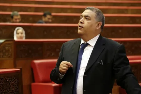 وزير الداخلية يؤكد على ضرورة استرجاع الملك العمومي