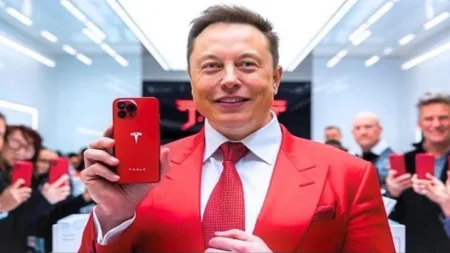 تسلا تطلق هاتفها الذكي الجديد "Tesla Model Pi": ثورة في عالم الهواتف