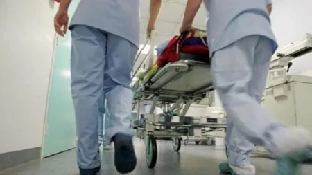 أكادير : تسمم غذائي يصرع شابا عشرينيا و يرسل 12 آخرين إلى المستعجلات في حالة حرجة.