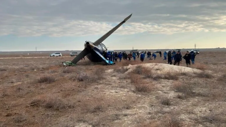 تحطم طائرة أذربيجانية في كازاخستان