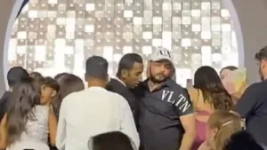 حكم قضائي: صفعة عمرو دياب تكلفه آلاف الجنيهات