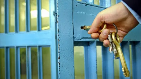إطلاق سراح الفقيه الموقوف بأكادير، و الأخير يكشف معطيات مغايرة عن الواقعة المثيرة للجدل. إطلاق سراح الفقيه الموقوف بأكادير، و الأخير يكشف معطيات مغايرة عن الواقعة المثيرة للجدل.