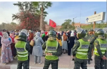 إستنفار أمني كبير بعد منع الحركة الإحتجاجية المحتملة للعمال الفلاحيين باشتوكة أيت باها إستنفار أمني كبير بعد منع الحركة الإحتجاجية المحتملة للعمال الفلاحيين باشتوكة أيت باها