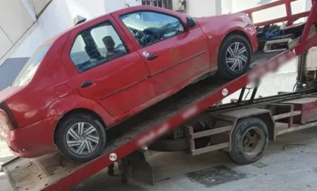 مراقبة روتينية تنتهي بضبط سيارة أجرة "مزورة"