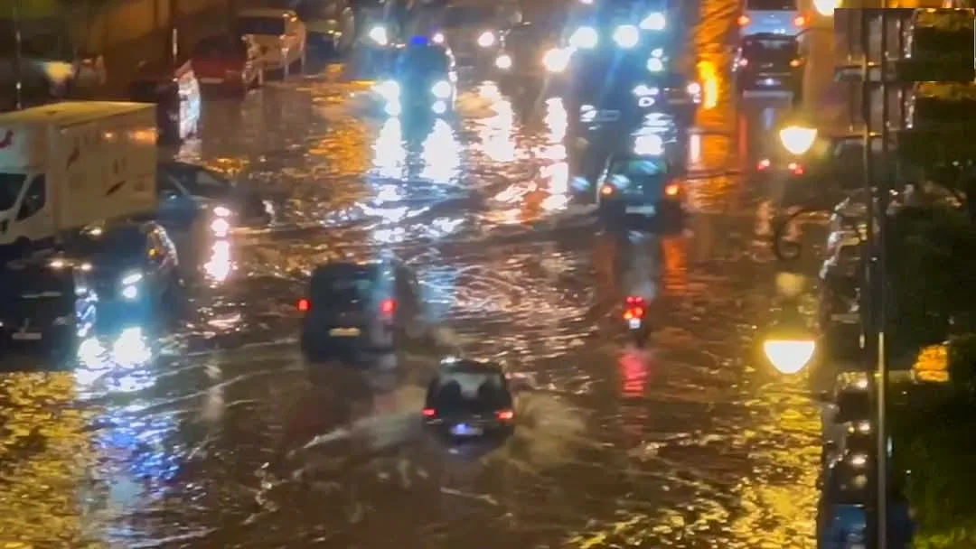 أمطار غزيرة تغرق أحياء بطنجة.. فيضانات وأضرار دون خسائر بشرية