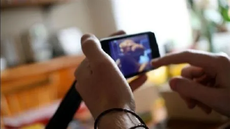 تفكيك شبكة للدعارة الرقمية تهز مدينة مغربية: الأمن يكشف خيوط الجريمة في عالم الإنترنت