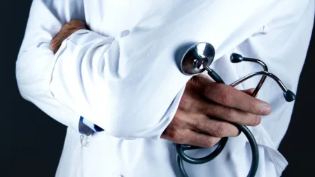 مديرية الضرائب تفتح ملفات التهرب الضريبي: أطباء ومحامون وموثقون في قفص الاتهام