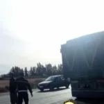 المجاهد محمد بن سعيد أيت إيدر أكبر من شارع مزدحم، أكبر بحجم الوطن