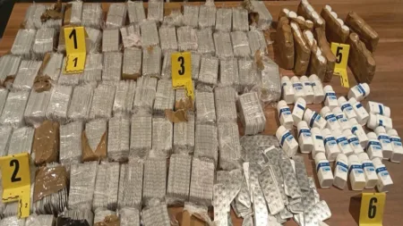 الأمن المغربي يحبط تهريب 64 ألف قرص مخدر بميناء طنجة