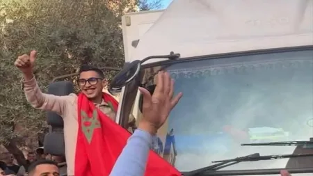 بالصور..عودة بائع السردين..انتصار شعبي على لوبيات الاحتكار وسط احتفاء غير مسبوق بالصور..عودة بائع السردين..انتصار شعبي على لوبيات الاحتكار وسط احتفاء غير مسبوق