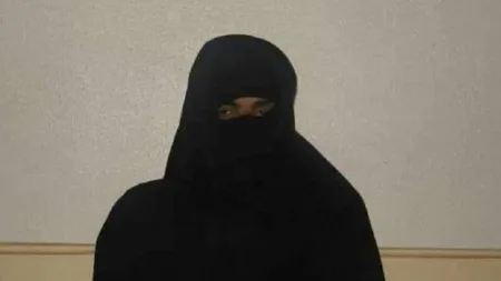 توقيف شخص متنكر بزي نسائي أمام مسجد بأكادير يثير الجدل
