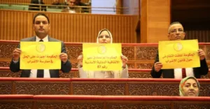 هؤلاء من صوتوا بنعم لقانون الإضراب 2025.. تحالف حكومي متماسك ومفاجآت في المعارضة!