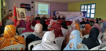 امهات واباء واولياء تلميذات وتلاميذ للثانوية الإعدادية عثمان بن عفان باولاددحو في لقاء تواصلي مع الأطر الإدارية والتربوية بالمؤسسة.