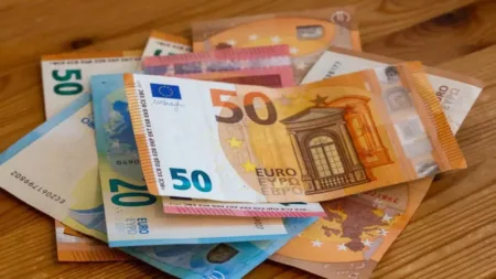 اليورو يقفز لأعلى مستوى في شهر بعد فوز المحافظين بانتخابات ألمانيا