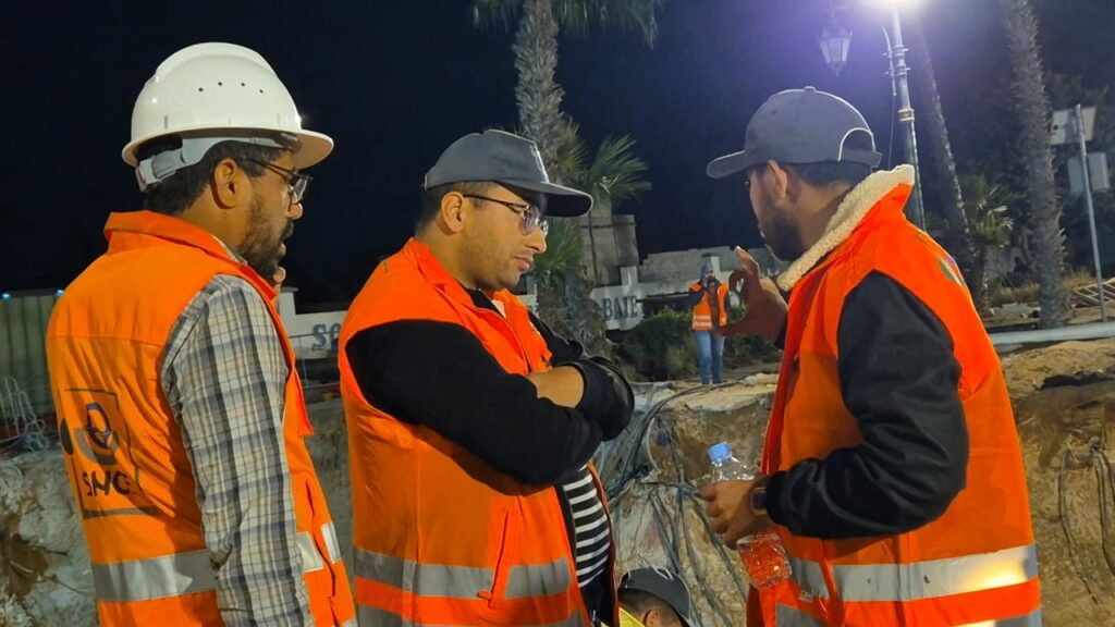 مسؤول بالشركة الجهوية متعددة الخدمات سوس ماسة يكشف مستجدات أشغال ردم الحفرة التي ظهرت بأكادير. (+صور) 21 IMG 20250325 WA0176