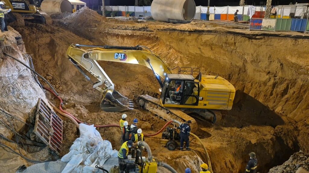 مسؤول بالشركة الجهوية متعددة الخدمات سوس ماسة يكشف مستجدات أشغال ردم الحفرة التي ظهرت بأكادير. (+صور) 46 IMG 20250325 WA0204