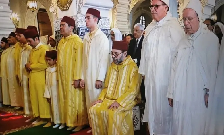 في أجواء روحانية مهيبة.. أمير المؤمنين يؤدي صلاة عيد الفطر السعيد بالرباط