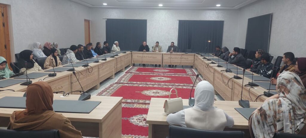 ورشة تكوينية لفائدة المهنيين والمقاولين الشباب بالقليعة بشراكة مع غرفة الصناعة التقليدية سوس ماسة 3 WhatsApp Image 2025 03 20 at 01.01.17