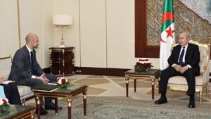الجزائر تطرد 12 موظفًا بالسفارة الفرنسية بسبب أزمة دبلوماسية مرتبطة بمحاولة اختطاف معارض 3 ALG FR