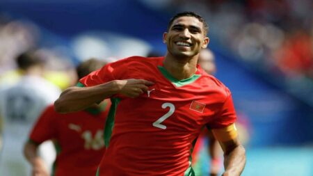 الركراكي يطمئن الجماهير: أشرف حكيمي يبذل جهدا كبيرا للحاق بالمباراة الأولى في كان 2025 الركراكي يطمئن الجماهير: أشرف حكيمي يبذل جهدا كبيرا للحاق بالمباراة الأولى في كان 2025