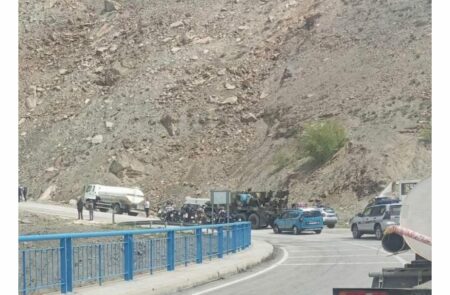 حادث سير خطير يوقع 12 جريحاً من أفراد الجيش الملكي في منطقة وعرة