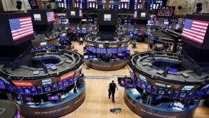 فرصة للاستثمار الذكي: تراجع الأسهم الأمريكية يفتح باب الربح في 2025 4 US stocks