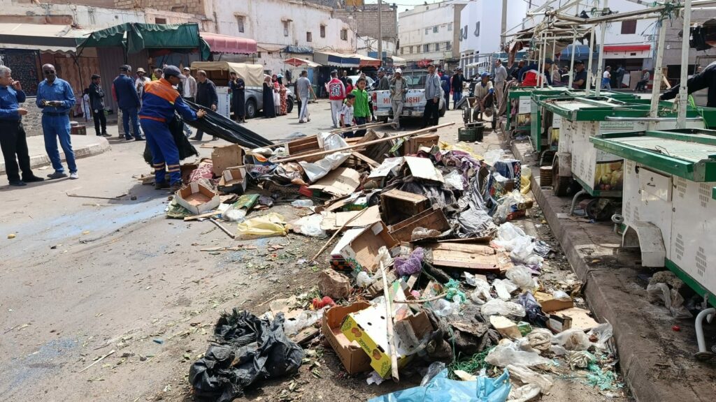 أكادير : حملة مكثفة لتحرير الملك العمومي وإزالة العوائق بحي بنسركاو (+ صور وفيديو) 7 WhatsApp Image 2025 04 17 at 15.53.35