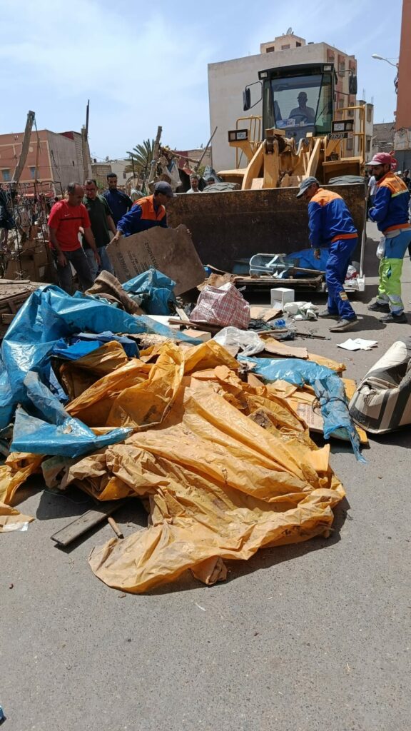 أكادير : حملة مكثفة لتحرير الملك العمومي وإزالة العوائق بحي بنسركاو (+ صور وفيديو) 9 WhatsApp Image 2025 04 17 at 15.53.35 2