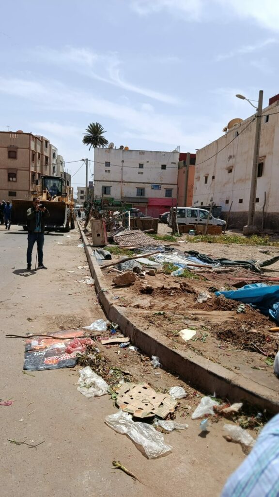 أكادير : حملة مكثفة لتحرير الملك العمومي وإزالة العوائق بحي بنسركاو (+ صور وفيديو) 8 WhatsApp Image 2025 04 17 at 15.53.35 3
