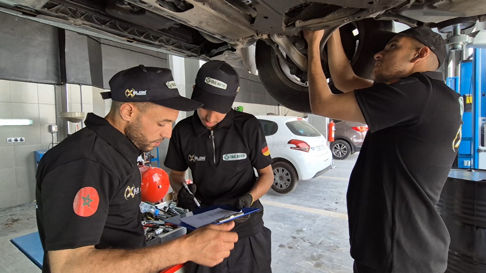 أكادير تستقبل عملاقي صيانة المركبات والتتبع الذكي: TAG AUTO و ALLO GPS تدشنان فرعهما الجديد 37 WhatsApp Image 2025 04 20 at 11.40.52 1