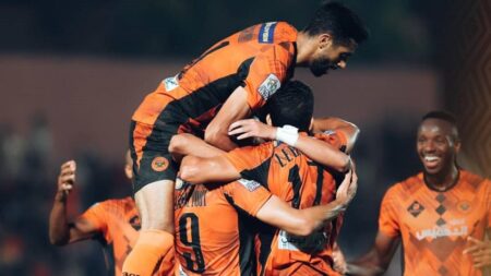 نهضة بركان يتوج بلقبه الثالث في كأس الكونفدرالية الإفريقية نهضة بركان يتوج بلقبه الثالث في كأس الكونفدرالية الإفريقية