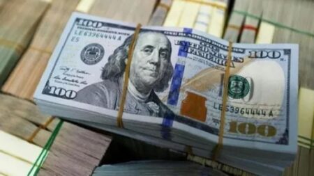 الدولار يتراجع لأدنى مستوى منذ أبريل وسط رهانات متزايدة على خفض الفائدة الأمريكية الدولار يتراجع لأدنى مستوى منذ أبريل وسط رهانات متزايدة على خفض الفائدة الأمريكية