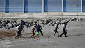 بينهم مغاربة.. إنقاذ مهاجرين خاضوا "مغامرة مميتة" بسواحل سبتة المحتلة 3 immigration