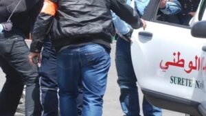 تفكيك شبكة للدعارة تستخدم الإنترنت للترويج لأنشطتها، و هذا ما عثر بحوزتها 12 police667