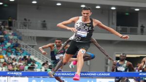سفيان البقالي يحل ثانياً في سباق 3000 متر موانع بملتقى شيامن بالدوري الماسي 7 soufaine elbkali